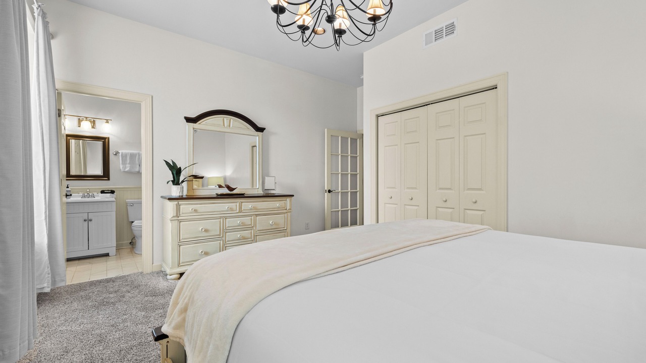 Photo of Bedroom in Five Points