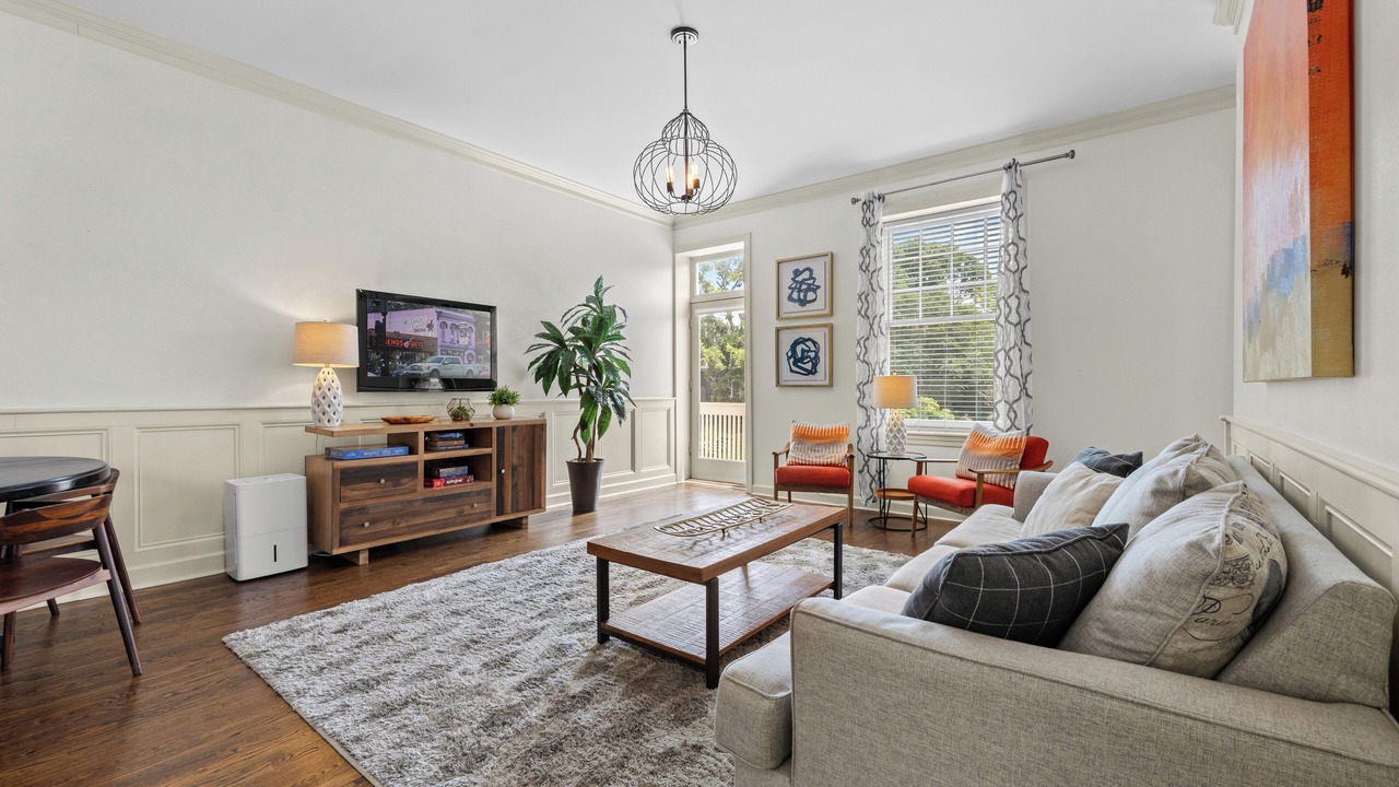 Photo of Livingroom in Five Points