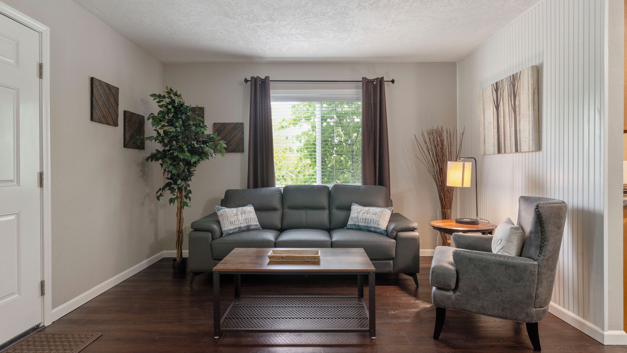 Photo of Livingroom in McMinnville