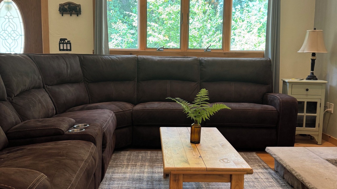 Photo of Livingroom in East Wakefield