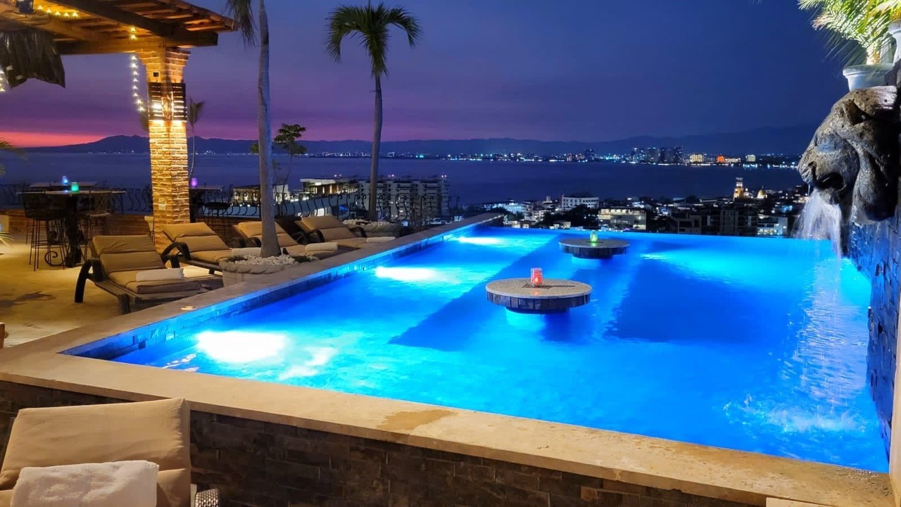Photo of Outdoor in Romantic Zone
