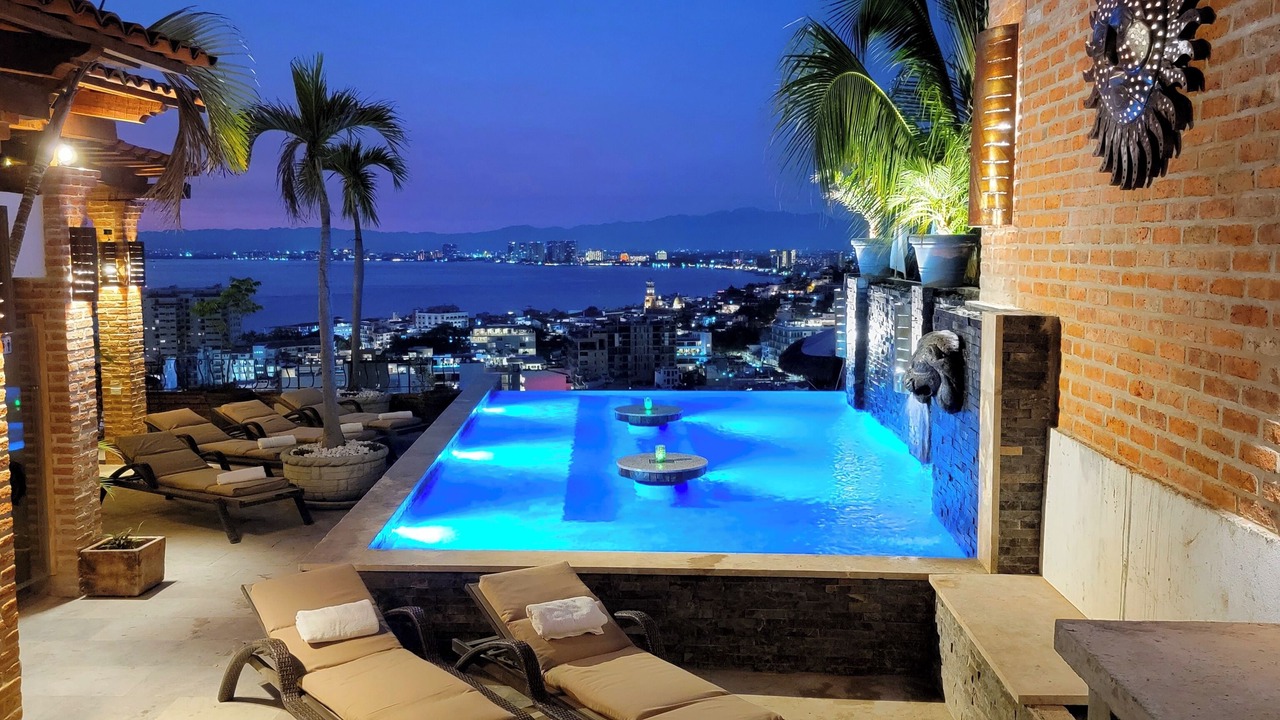 Photo of Outdoor in Romantic Zone