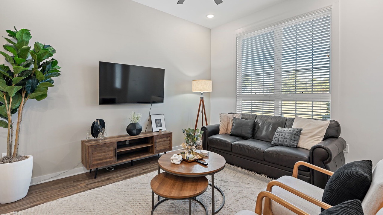 Photo of Bedroom in Cleveland Park