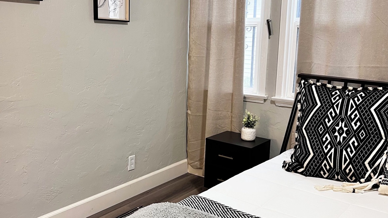 Photo of Bedroom in East Hollywood