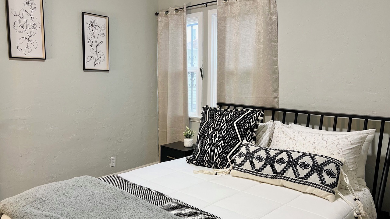 Photo of Bedroom in East Hollywood