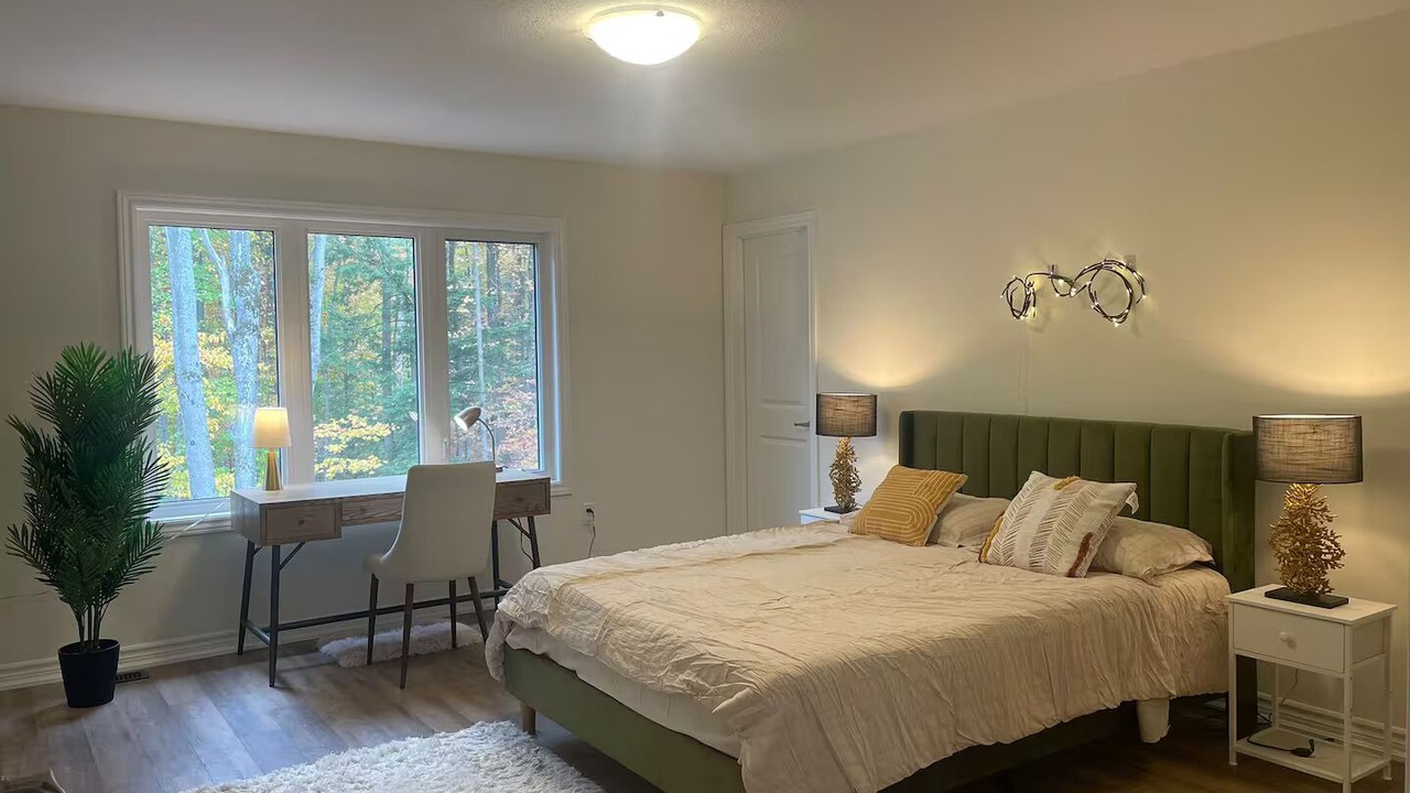 Photo of Bedroom in Gravenhurst