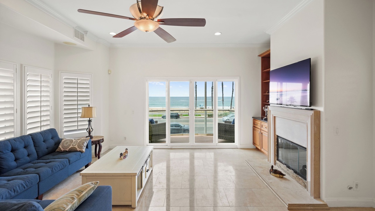 Photo of Livingroom in Huntington Beach