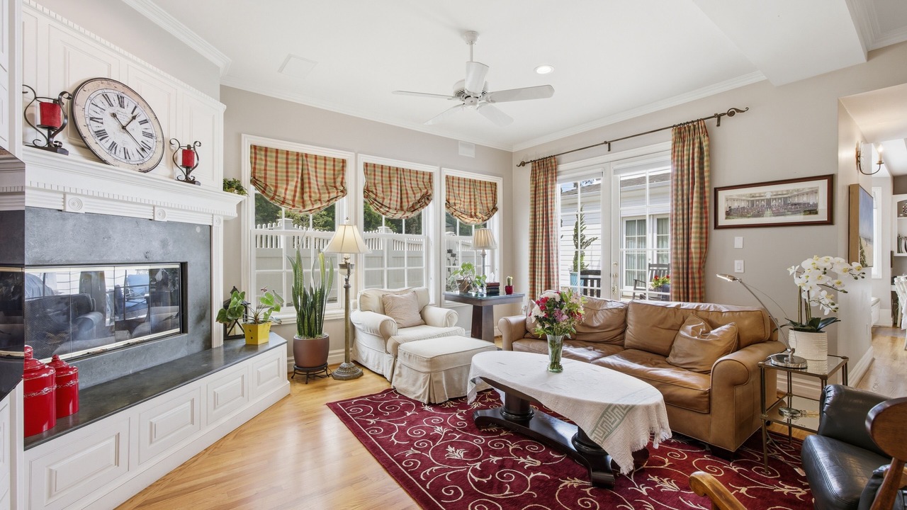Photo of Livingroom in Tree Section