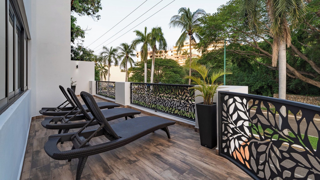 Photo of Patio Balcony in R