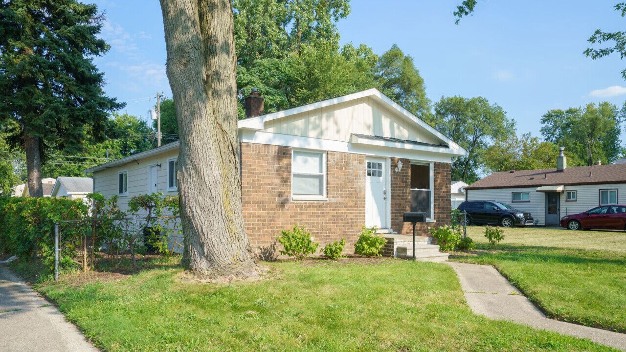 Photo of Outdoor in Madison Heights