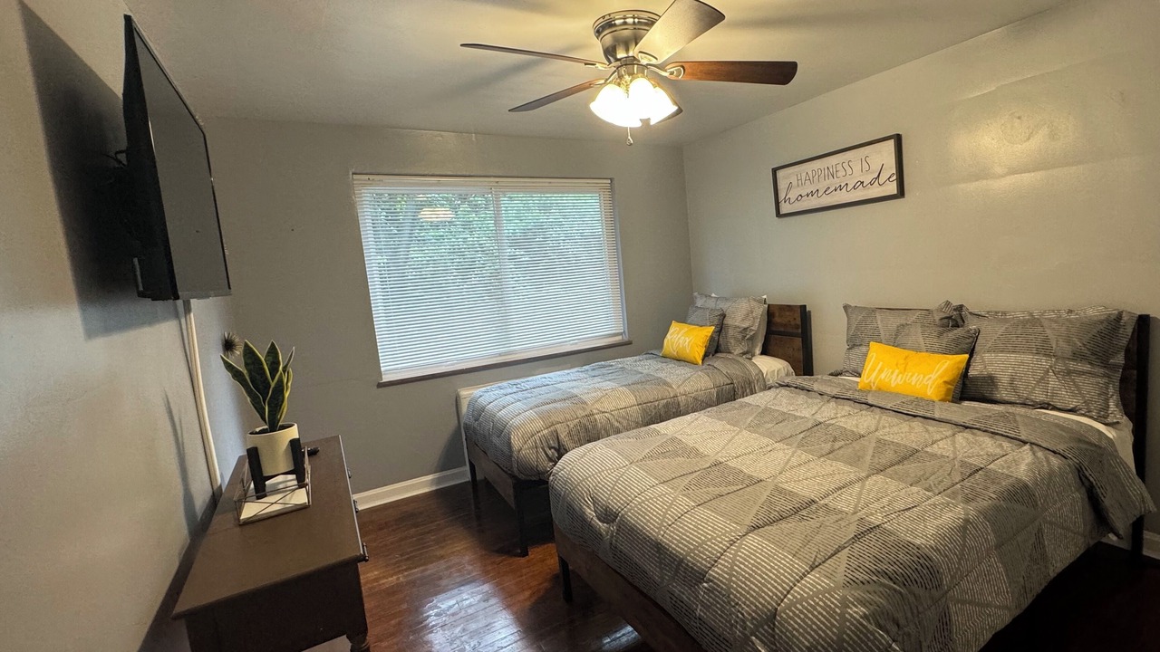 Photo of Bedroom in Roselawn Finance