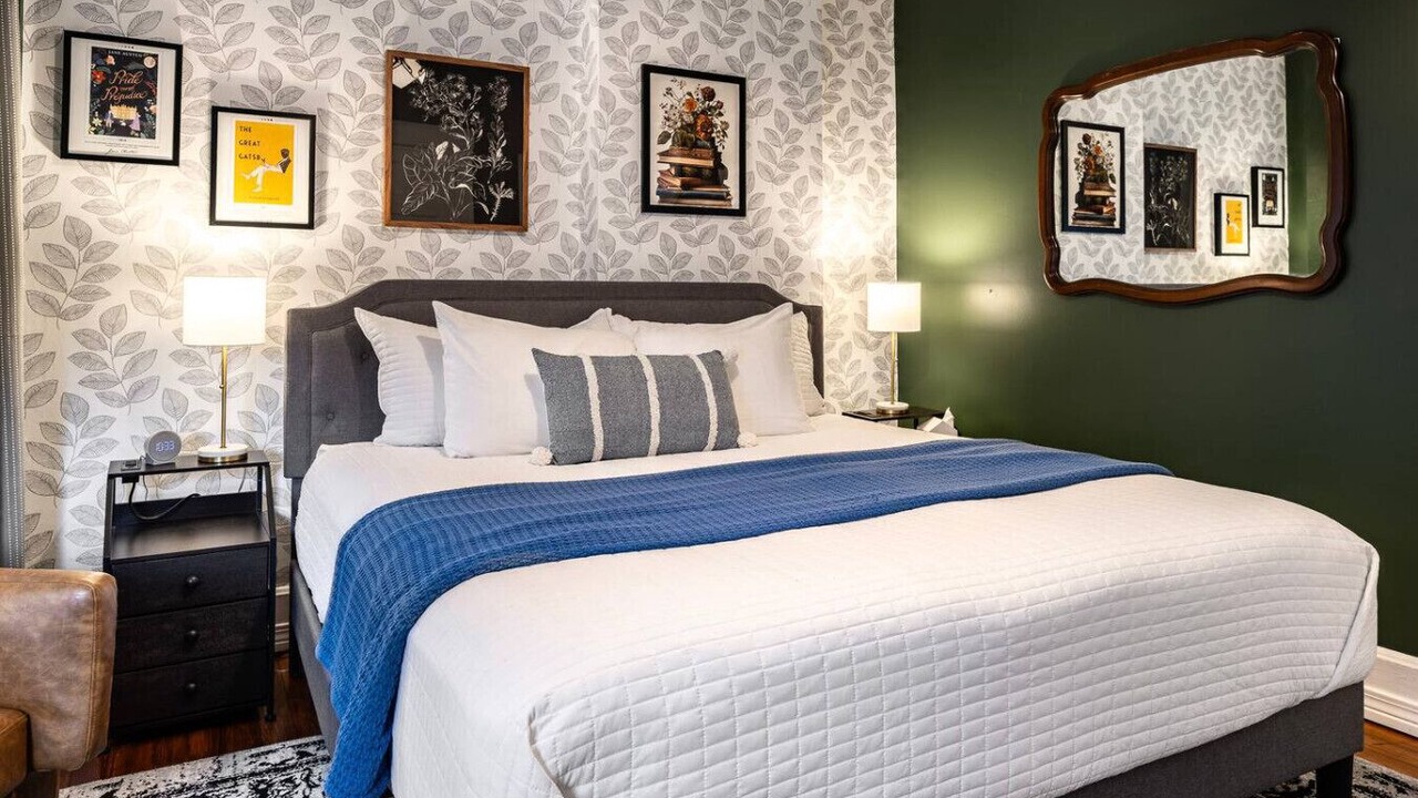 Photo of Bedroom in Mount Auburn