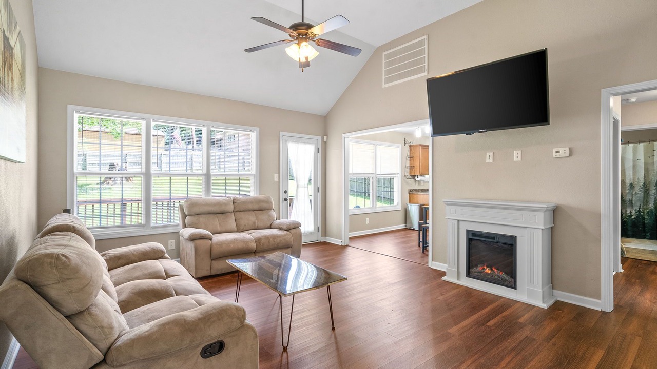 Photo of Livingroom in Clarksville