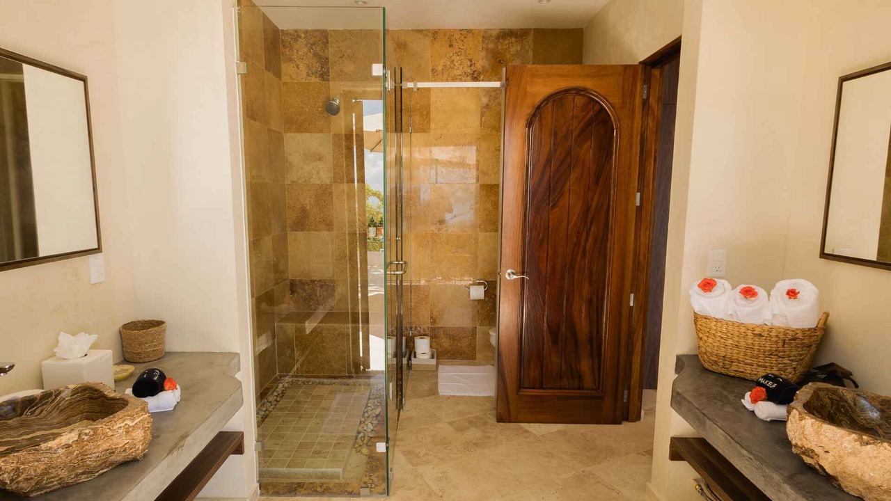 Photo of Bathroom in South Shore Hotel Area