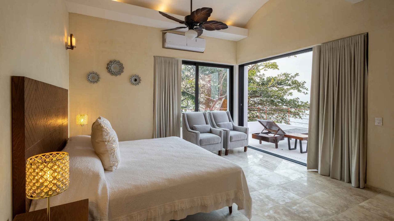 Photo of Bedroom in South Shore Hotel Area