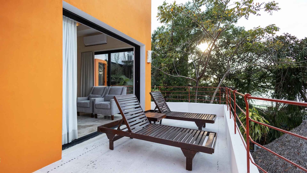 Photo of Patio Balcony in South Shore Hotel Area