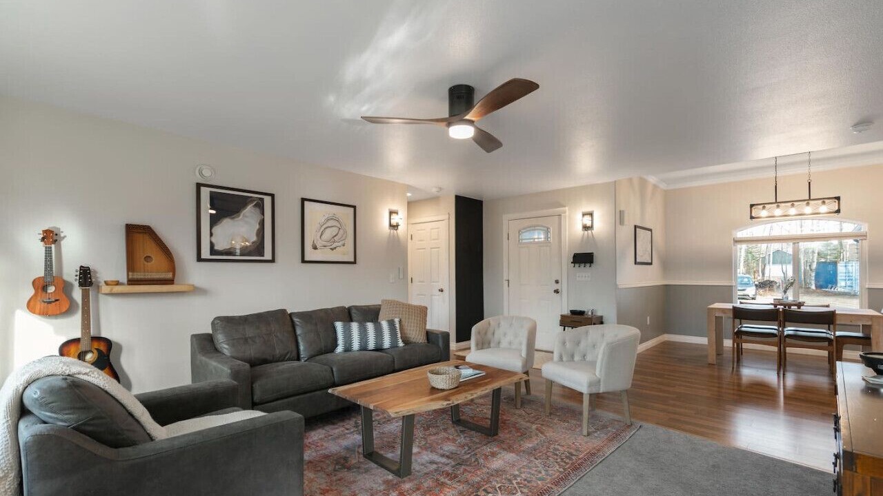 Photo of Livingroom in Fishhook