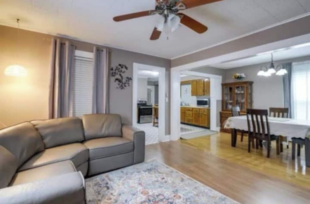Photo of Livingroom in Auburn