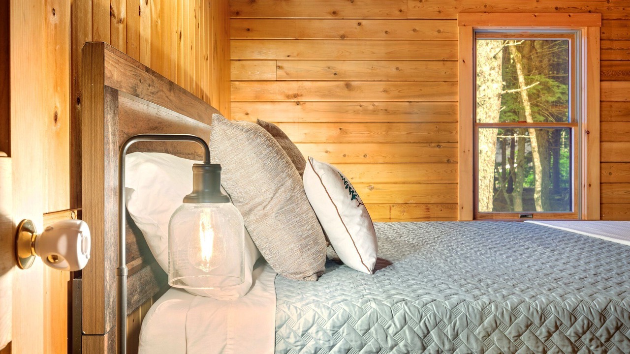 Photo of Bedroom in Ellsworth