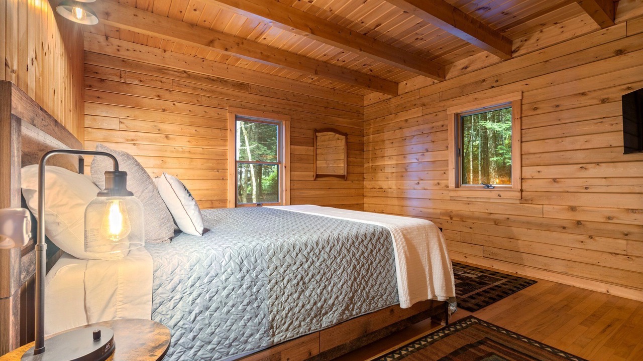 Photo of Bedroom in Ellsworth