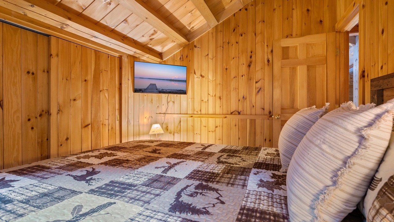 Photo of Bedroom in Ellsworth