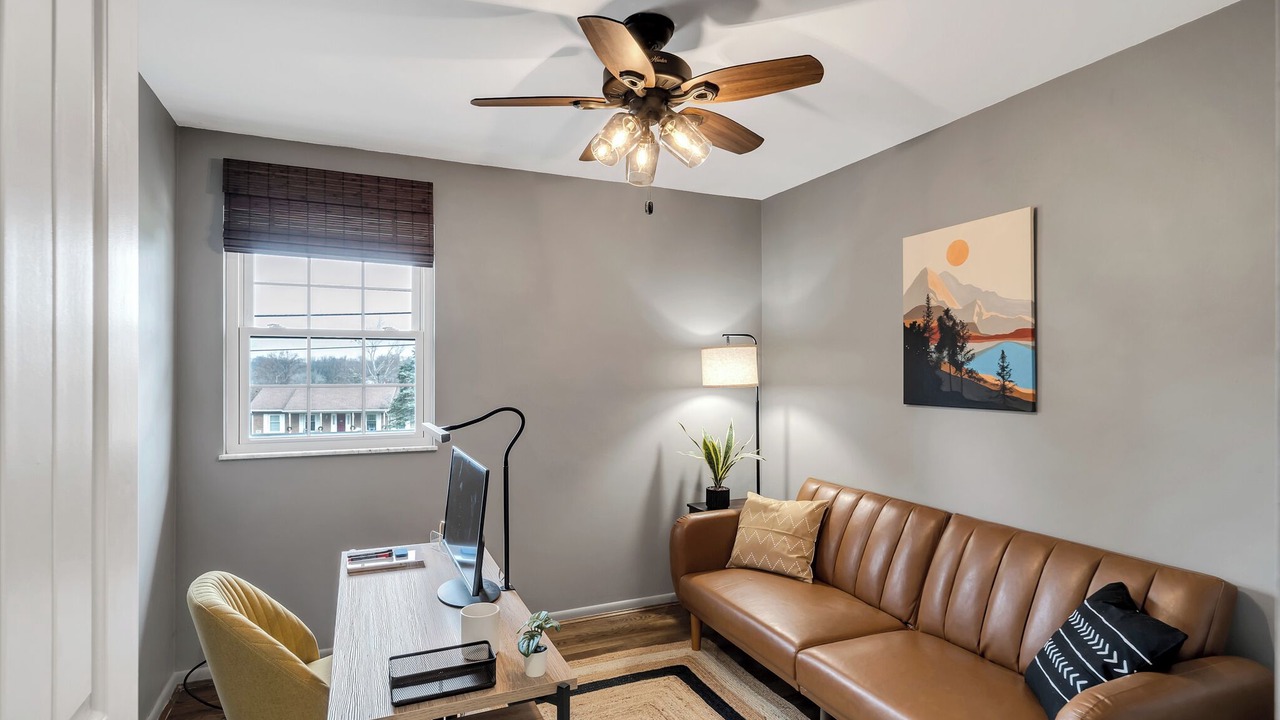 Photo of Livingroom in Mount Saint Joseph