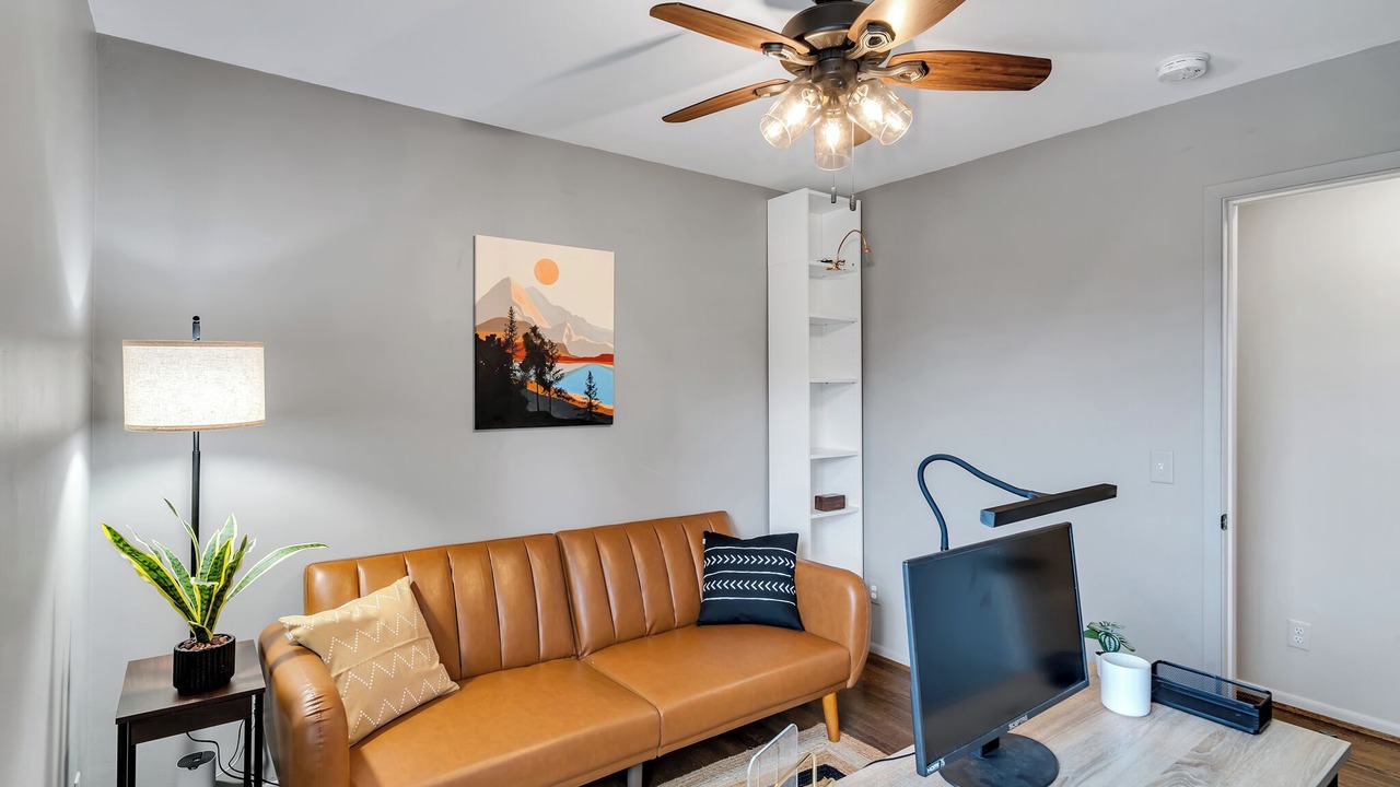 Photo of Livingroom in Mount Saint Joseph