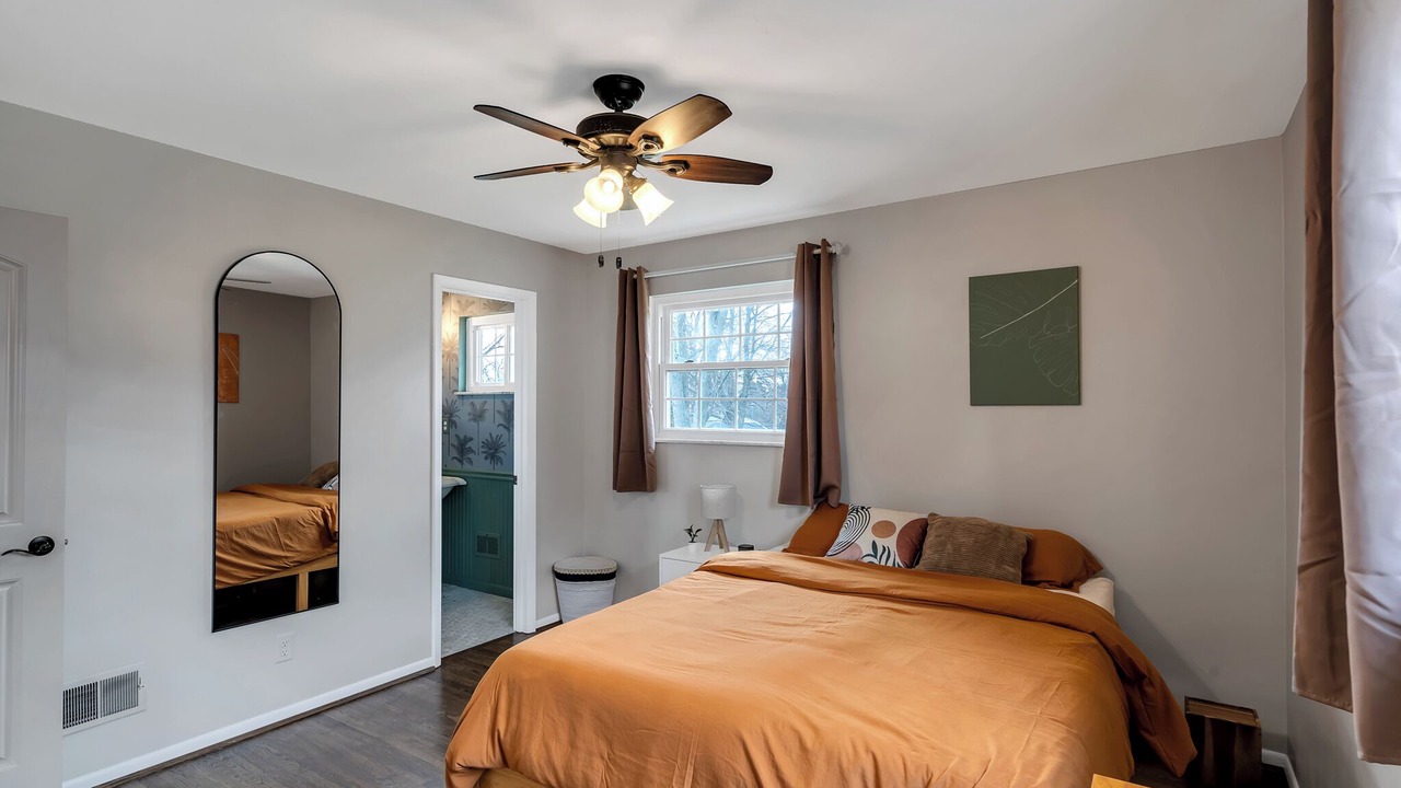 Photo of Bedroom in Mount Saint Joseph