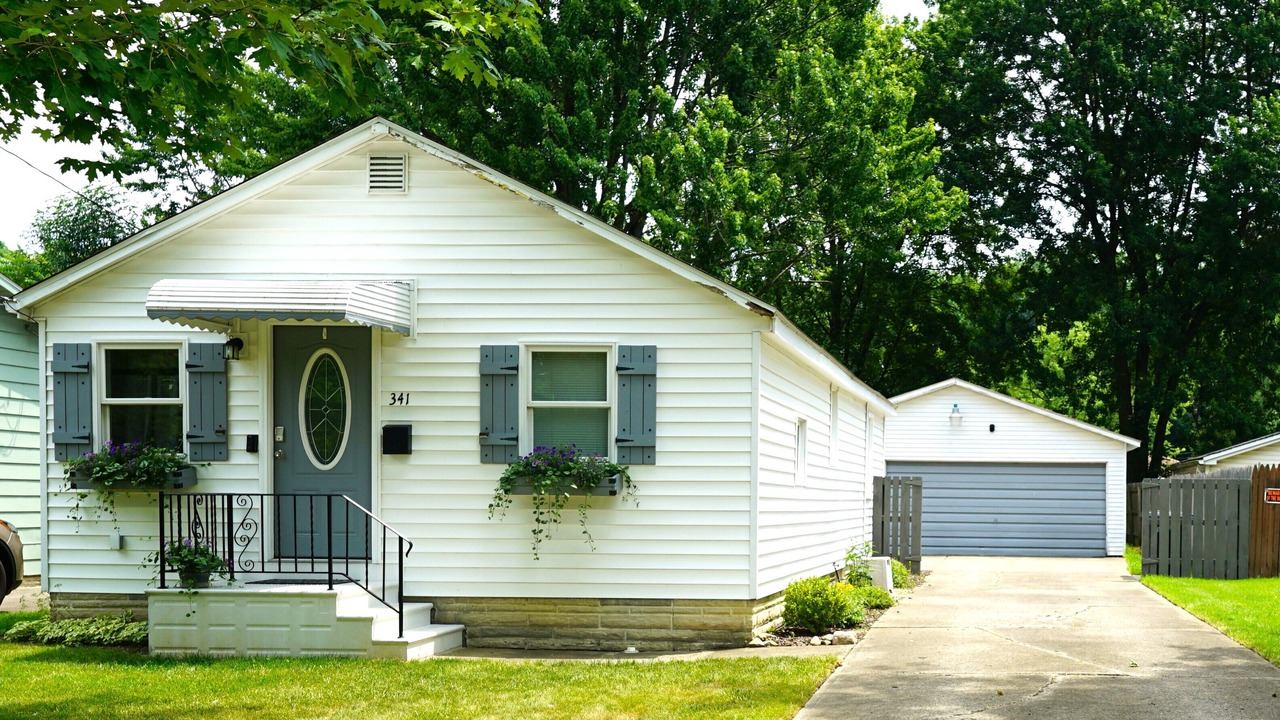 Photo of Outdoor in Elyria
