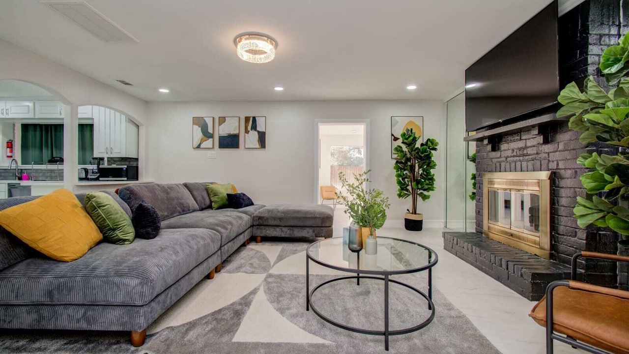 Photo of Livingroom in Houston