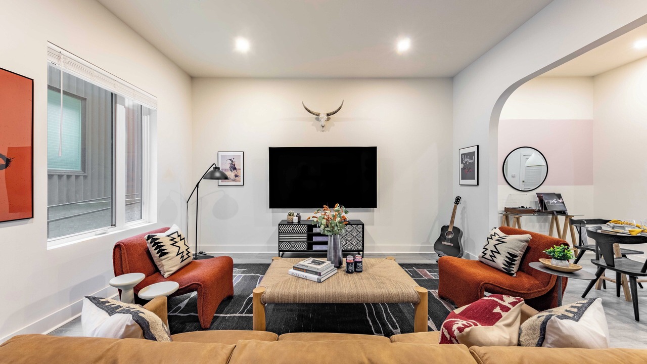Photo of Livingroom in Five Points