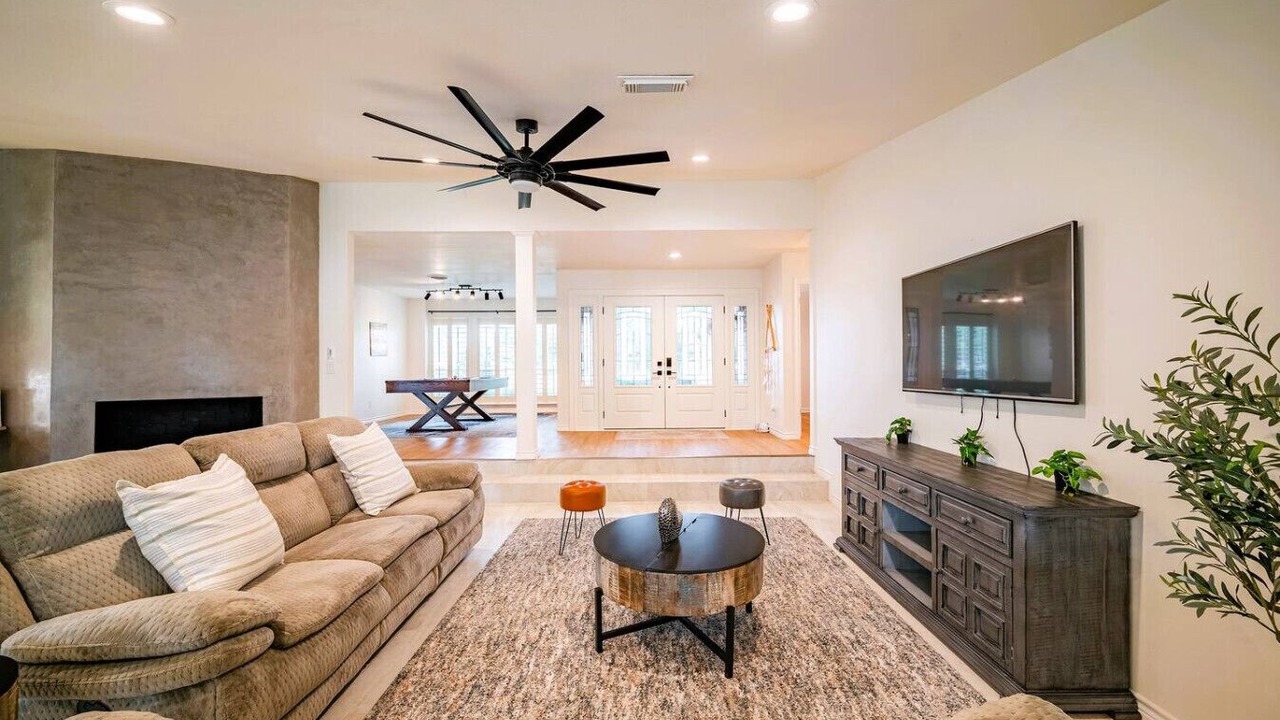 Photo of Livingroom in Nassau Bay