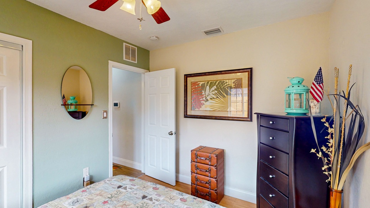 Photo of Bedroom in South Middle River