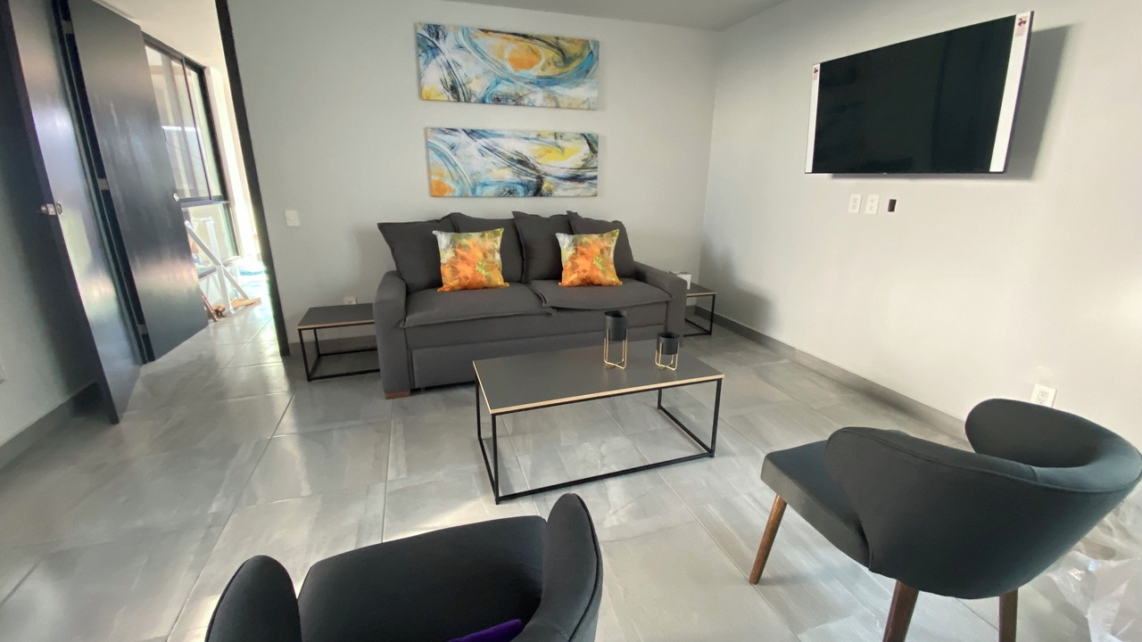 Photo of Livingroom in Raquet Club