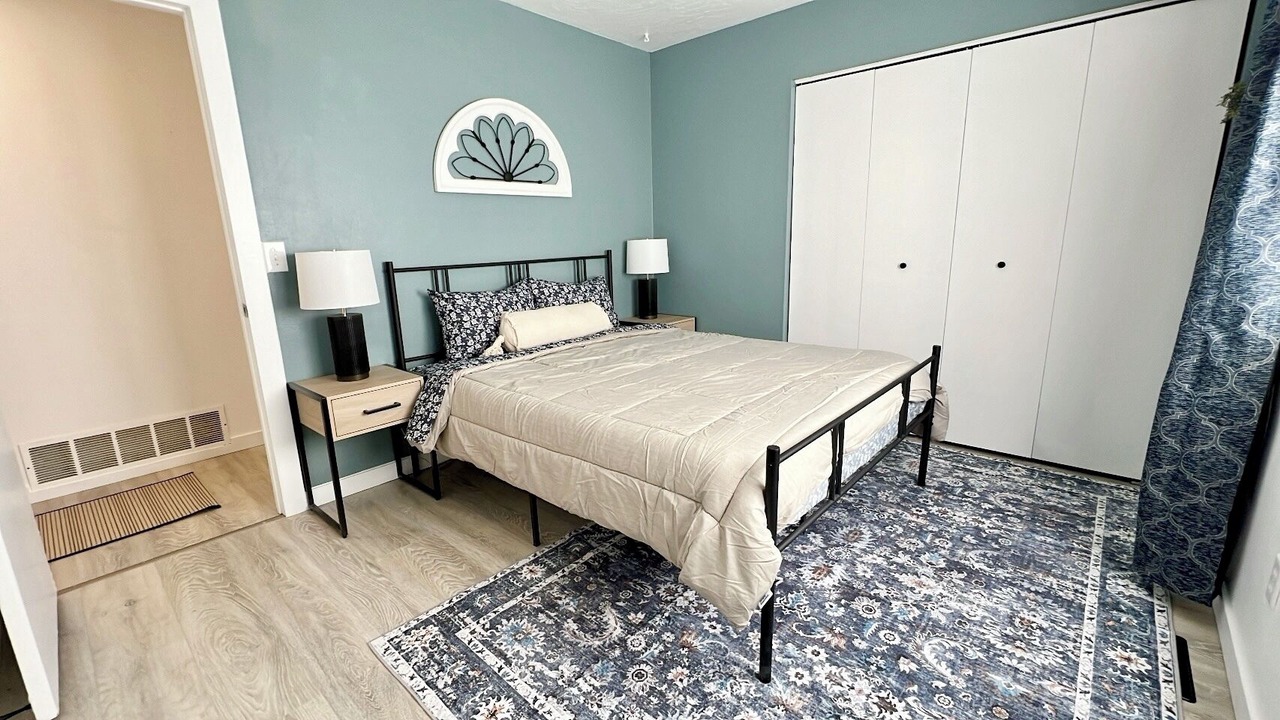 Photo of Bedroom in University Area