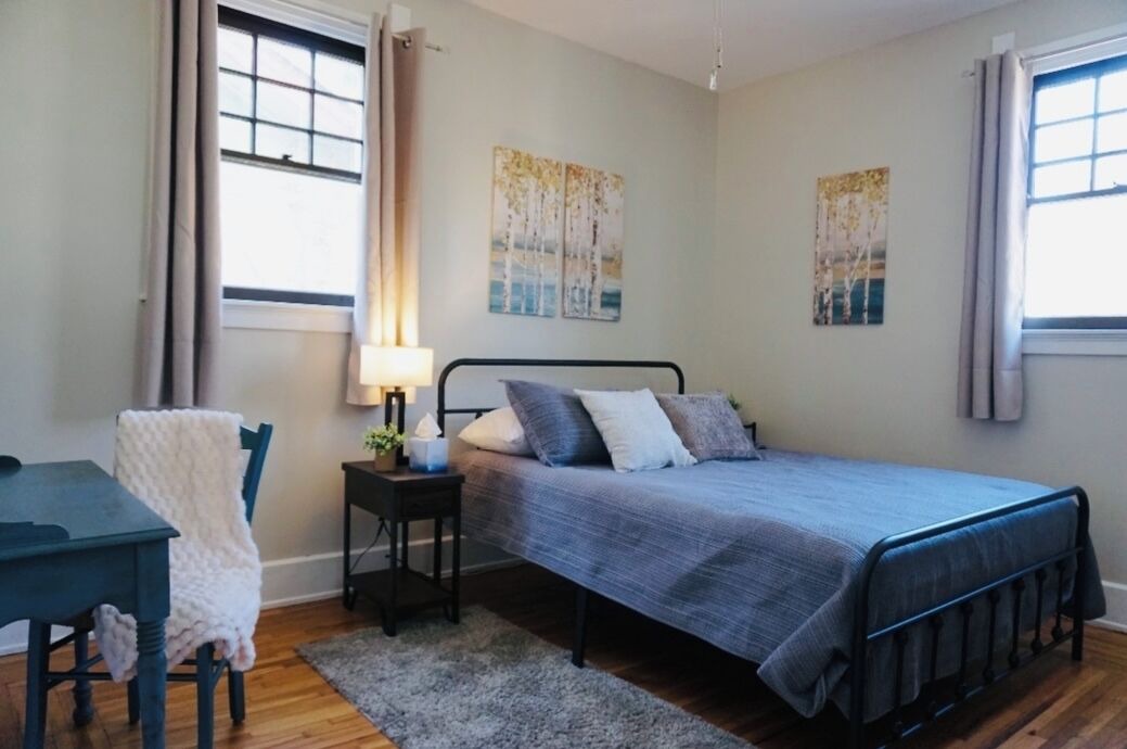 Photo of Bedroom in Roselawn Finance