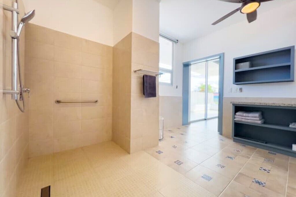 Photo of Bathroom in Esterito