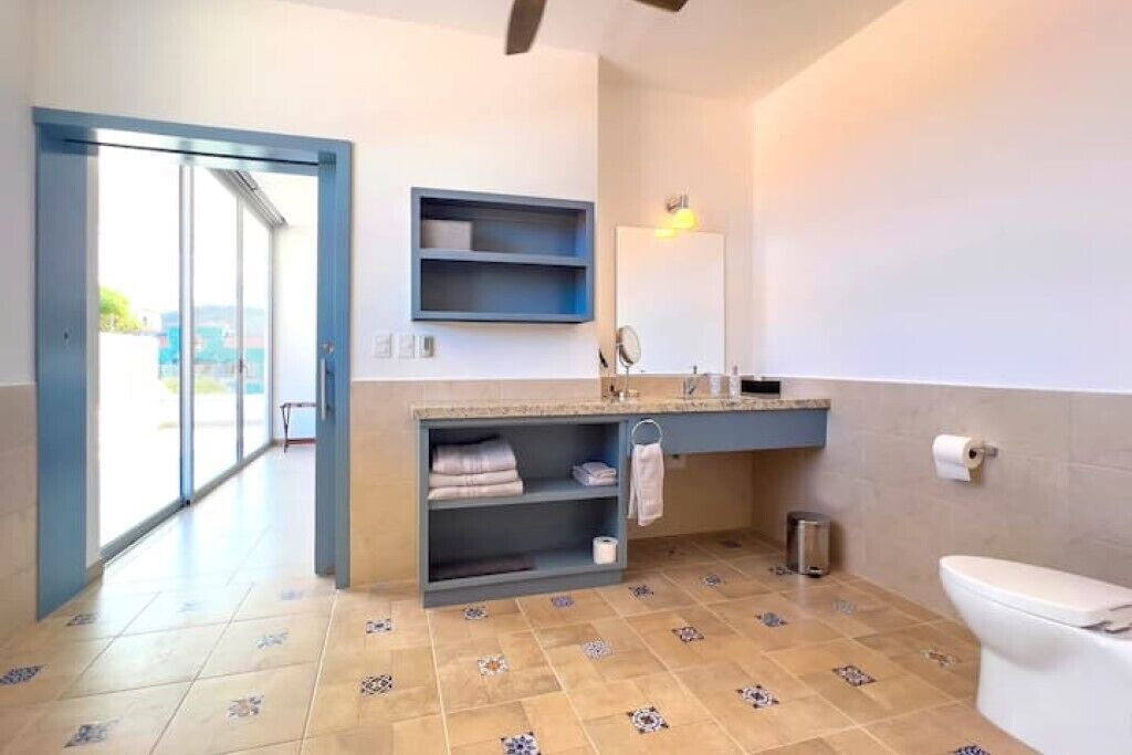 Photo of Bathroom in Esterito