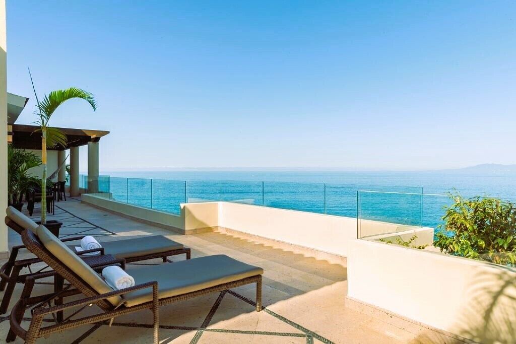Photo of Patio Balcony in South Shore Hotel Area