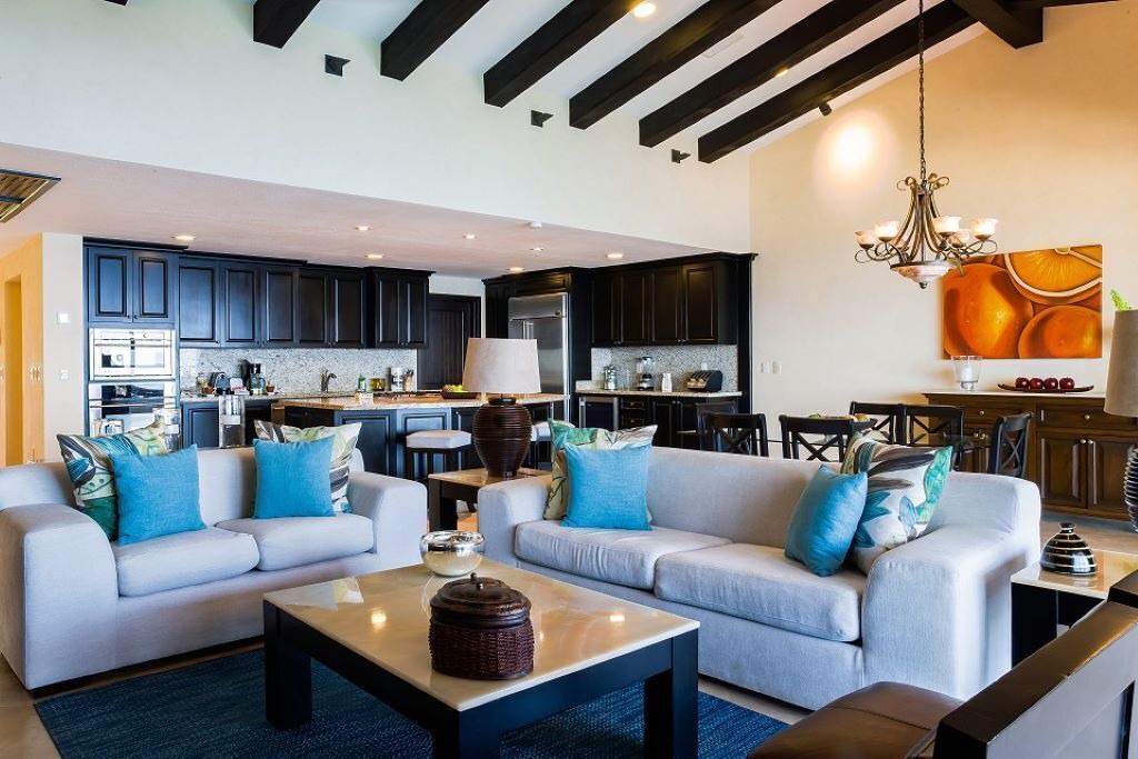 Photo of Livingroom in South Shore Hotel Area