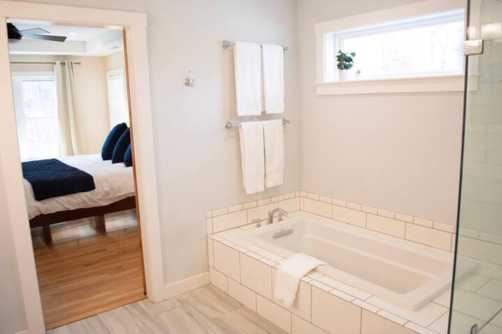 Photo of Bathroom in Hendersonville