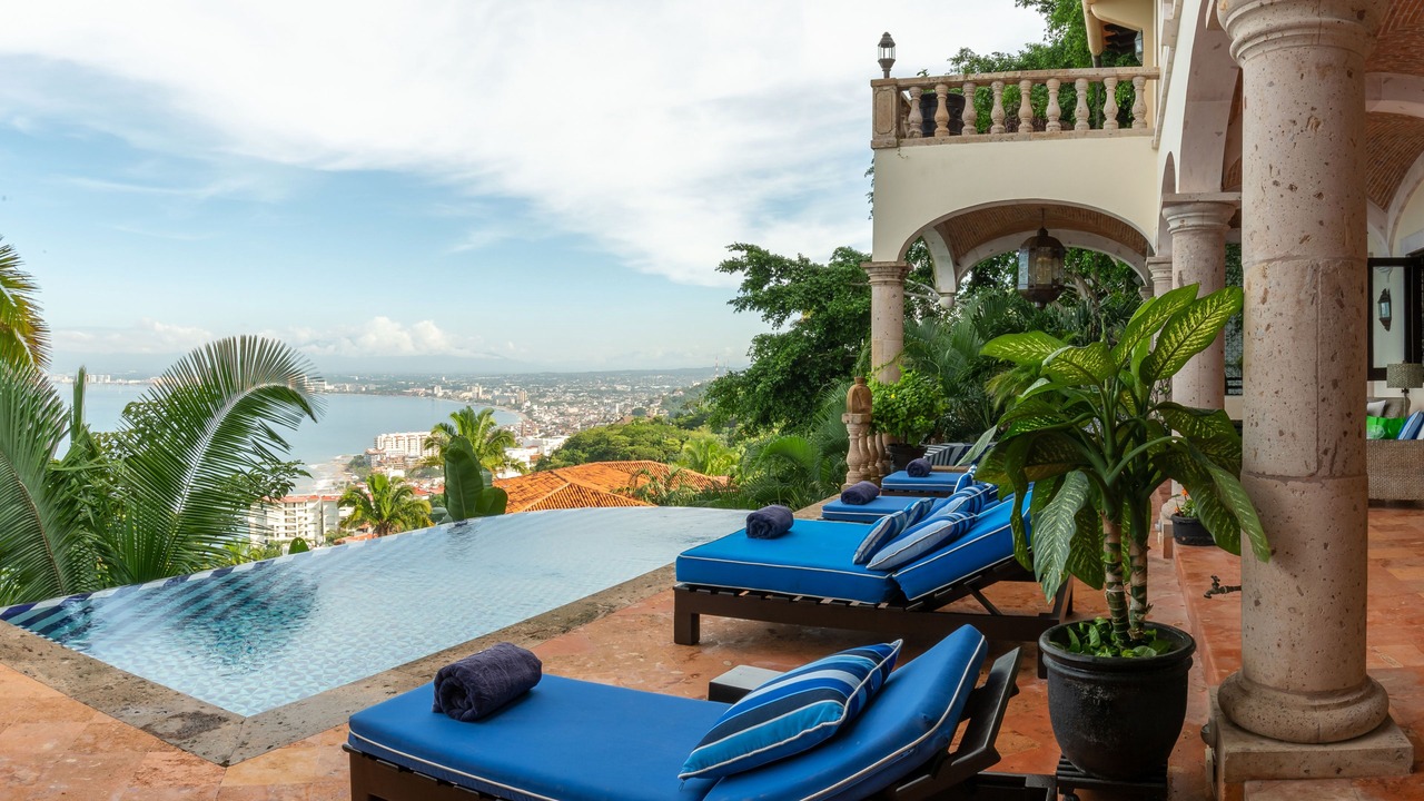 Photo of Patio Balcony in Conchas Chinas