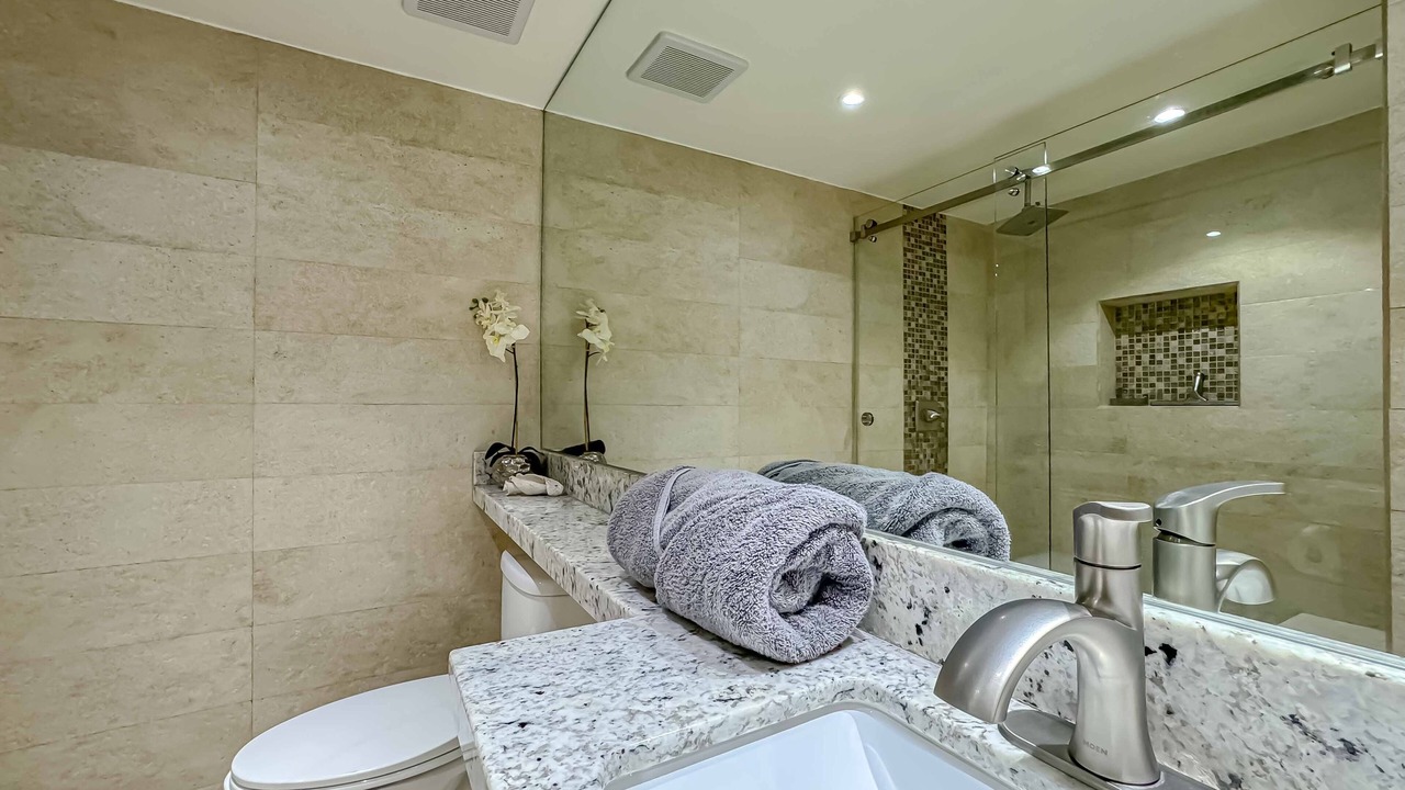 Photo of Bathroom in Centro Playas