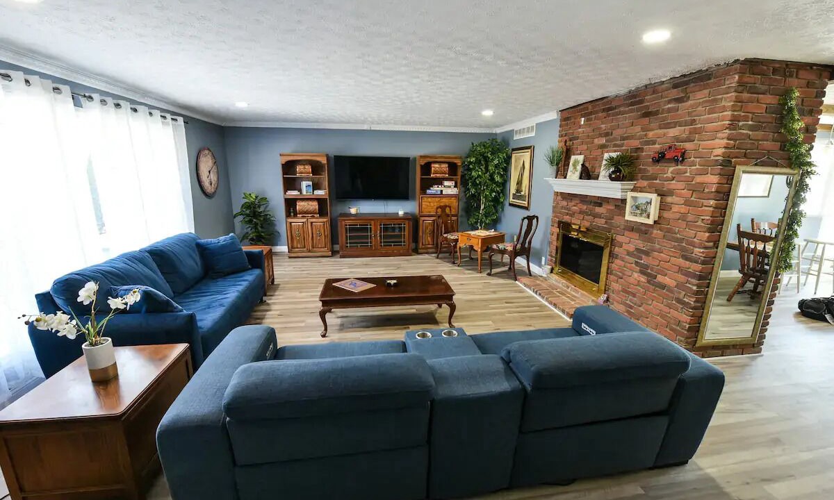 Photo of Livingroom in Johnstown