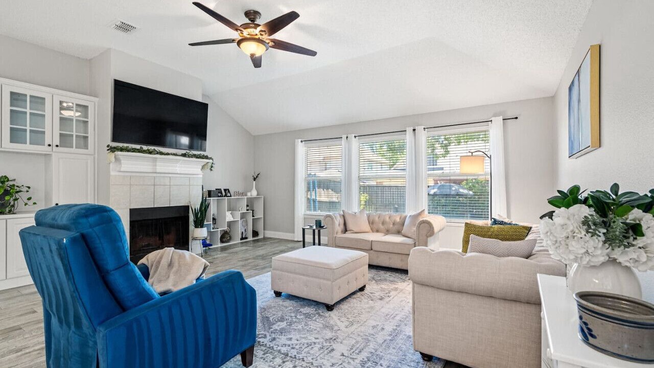 Photo of Livingroom in Flower Mound