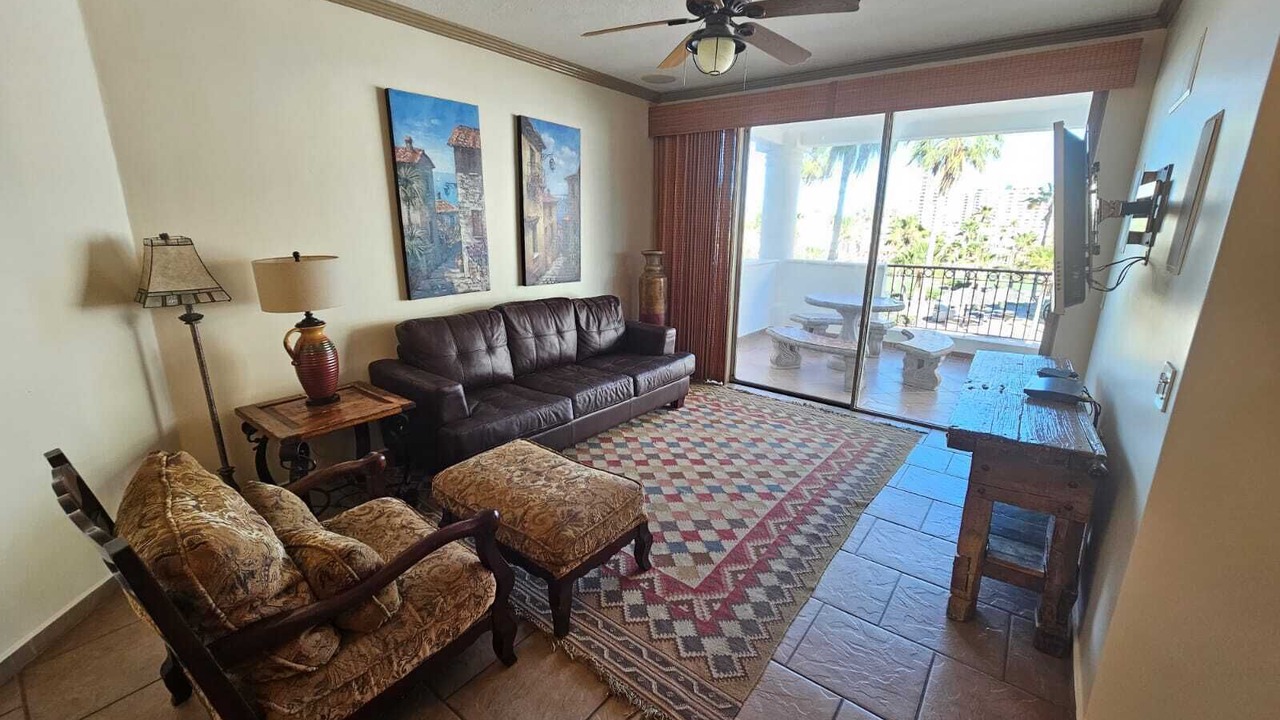 Photo of Livingroom in Sandy Beach