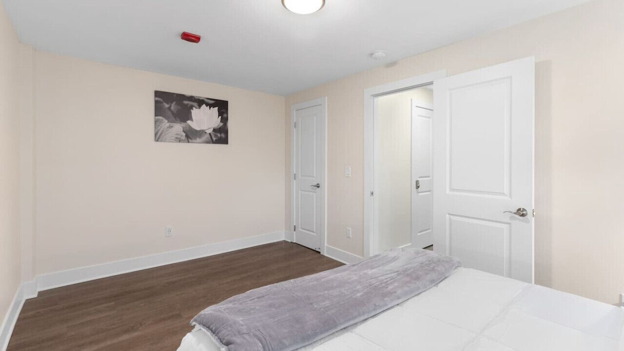 Photo of Bedroom in Midtown