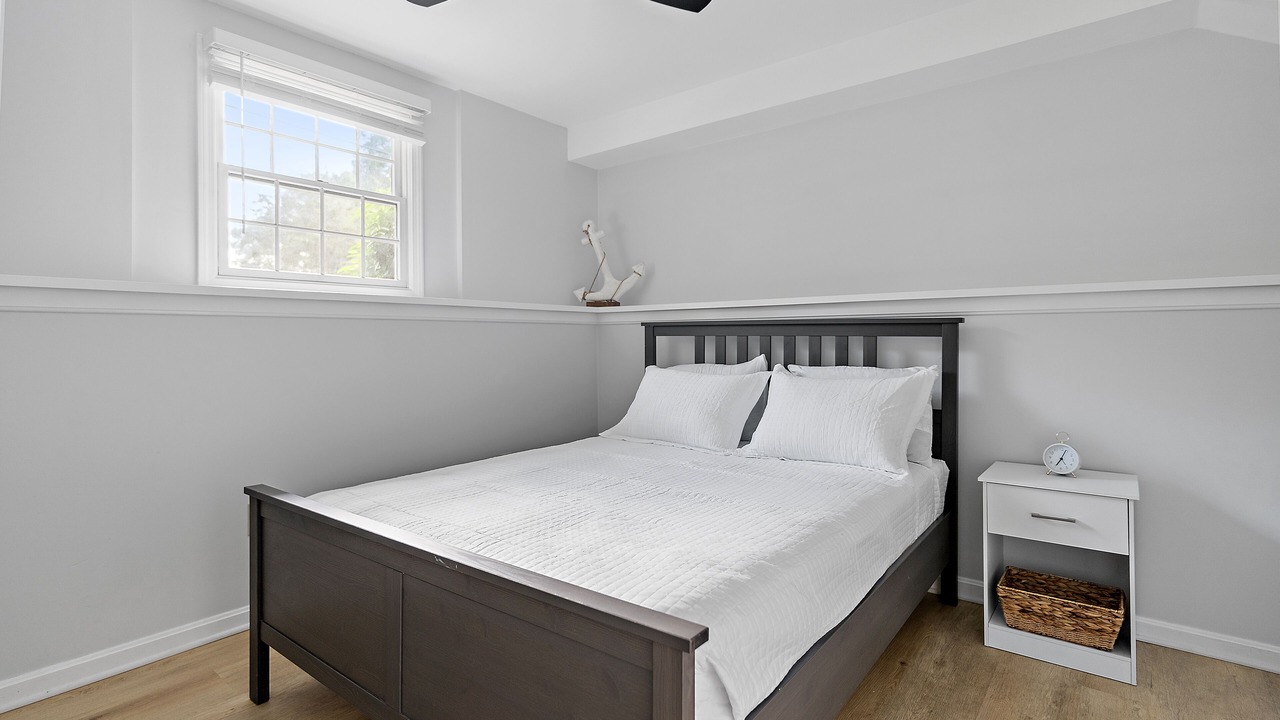 Photo of Bedroom in Saunderstown
