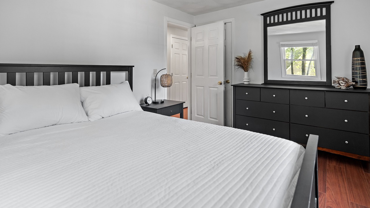 Photo of Bedroom in Saunderstown