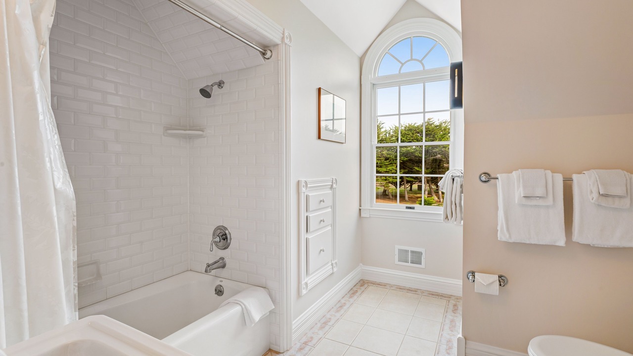Photo of Bathroom in Caspar